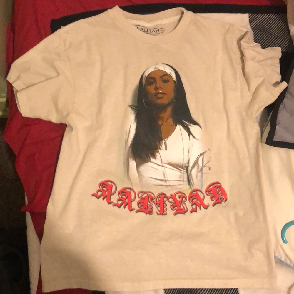 Streetwear t-shirt of Aaliyah
